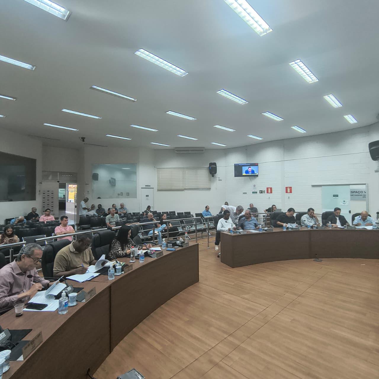 Câmara de Araxá aprova projetos voltados à educação, assistência social, saúde e desenvolvimento