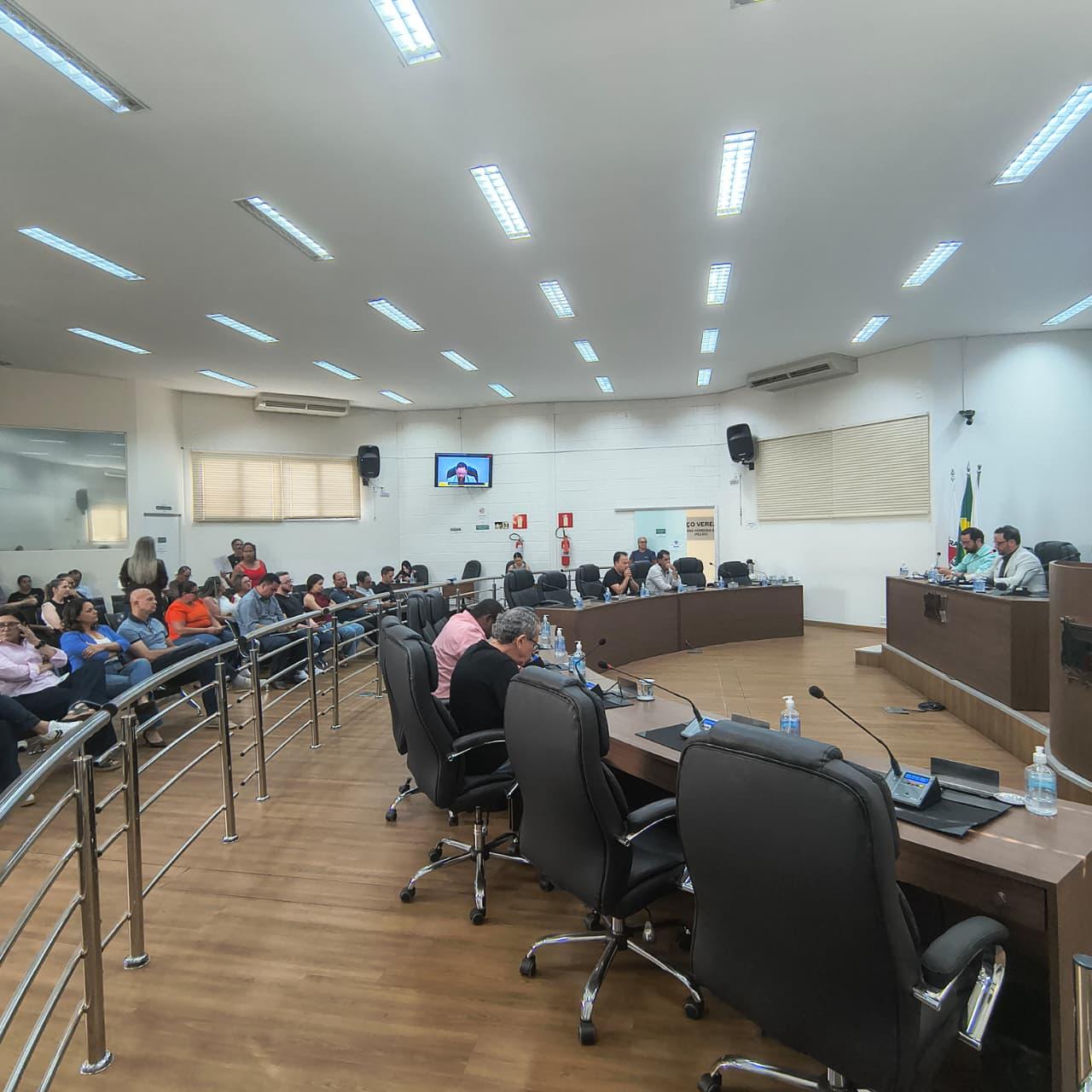 Câmara de Araxá debate desabastecimento de água e cobra investimentos e providências