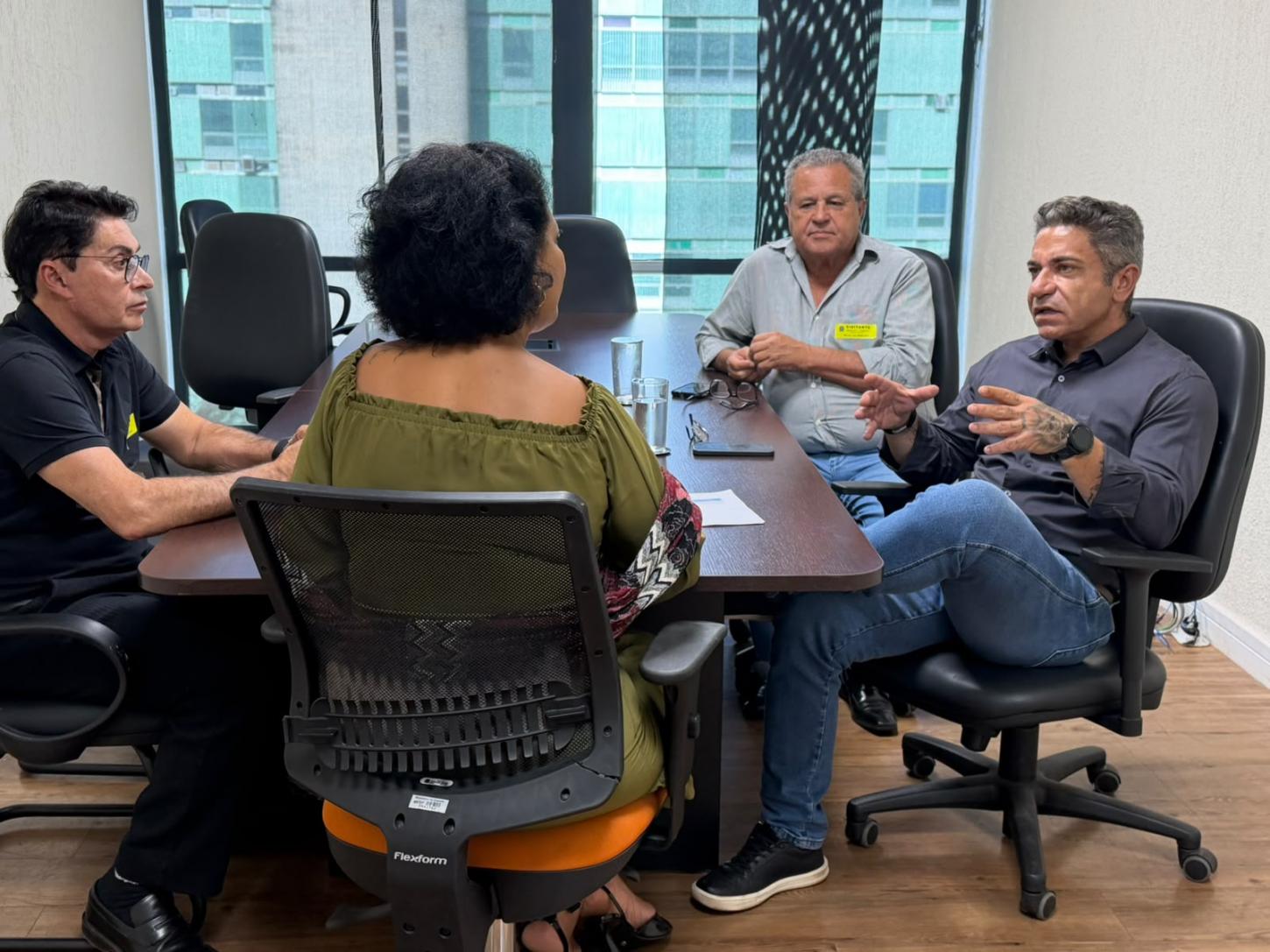 Prefeitura inicia construção do Centro Esportivo Comunitário e busca em Brasília liberação de R$ 1,5 milhão para acelerar obra