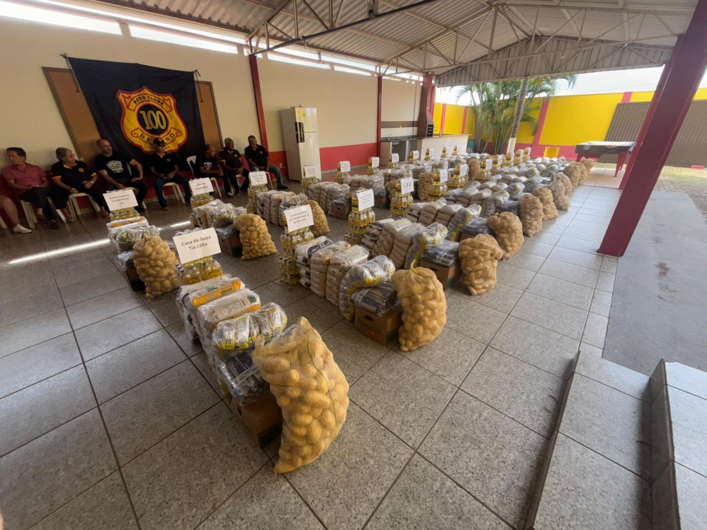23º 100 Destino MotoFest distribui 5,5 toneladas de alimentos para 22 entidades de Araxá