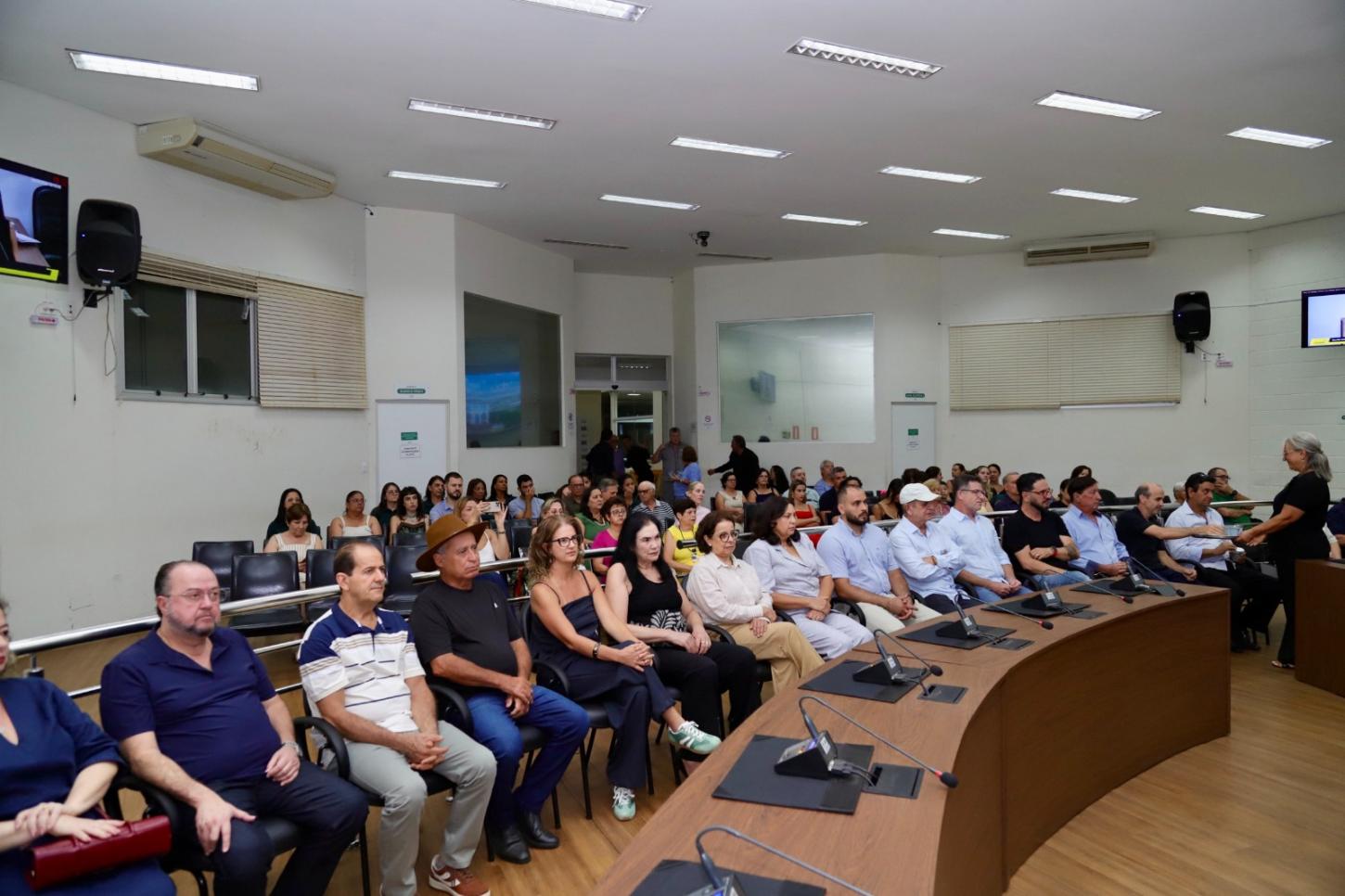 Câmara de Araxá homenageia empresas tradicionais na solenidade “Legados que Permanecem