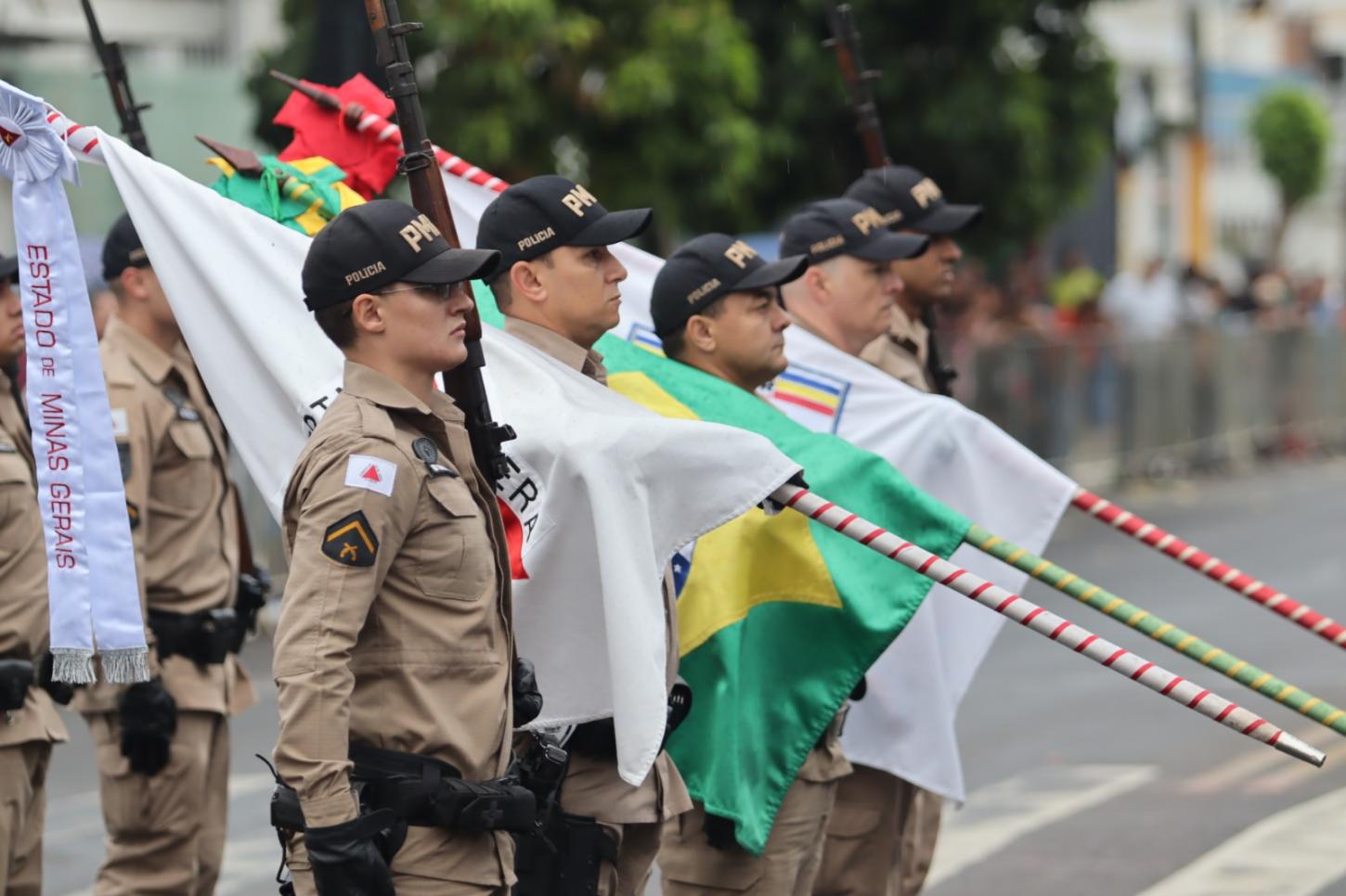 Desfile Cívico-Militar reúne cerca de 15 mil pessoas e encerra Semana da Pátria em Araxá