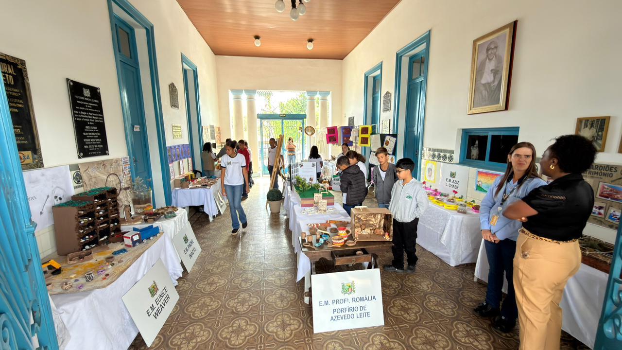 Exposição “Território em Camadas” apresenta história arqueológica de Araxá e trabalhos de alunos da rede pública