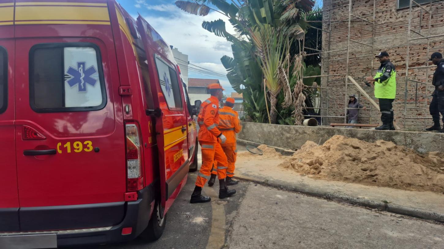 Homem morre após cair de andaime de cinco metros 