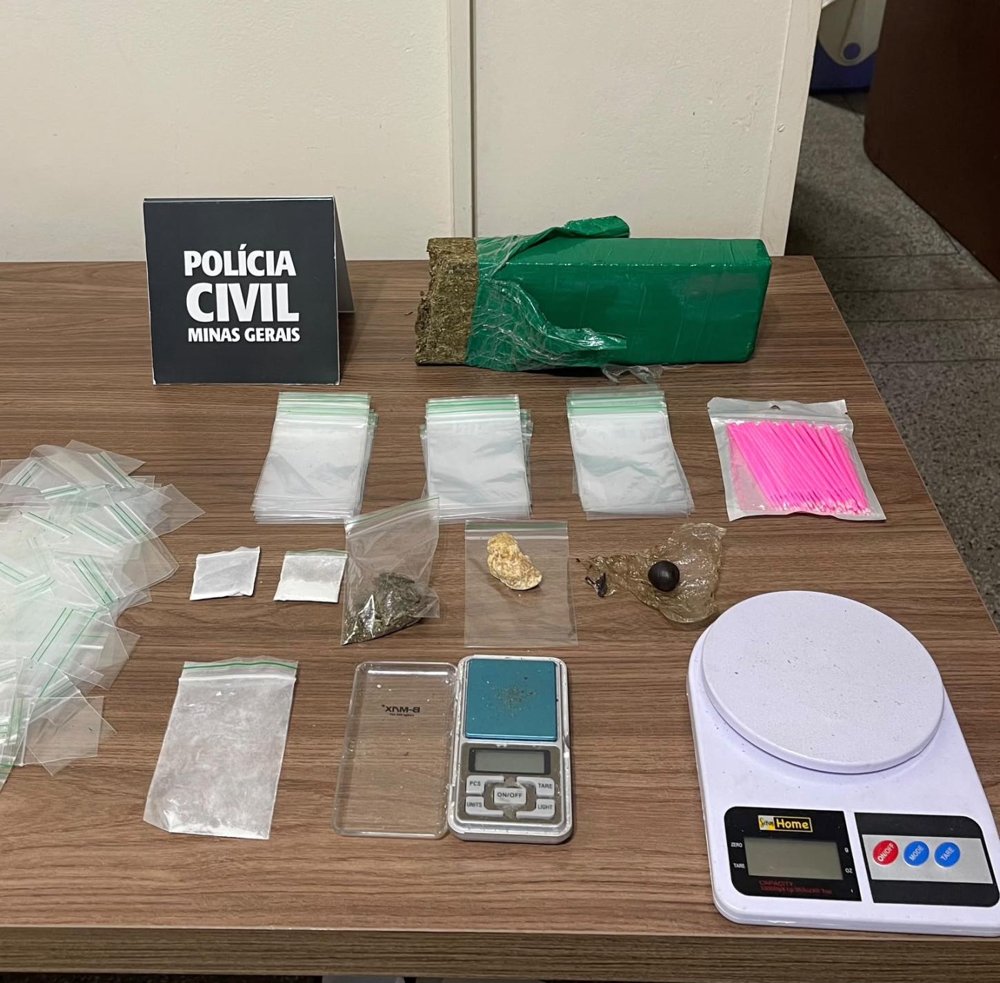 Polícia frustra retirada de drogas ordenada por preso em Araxá