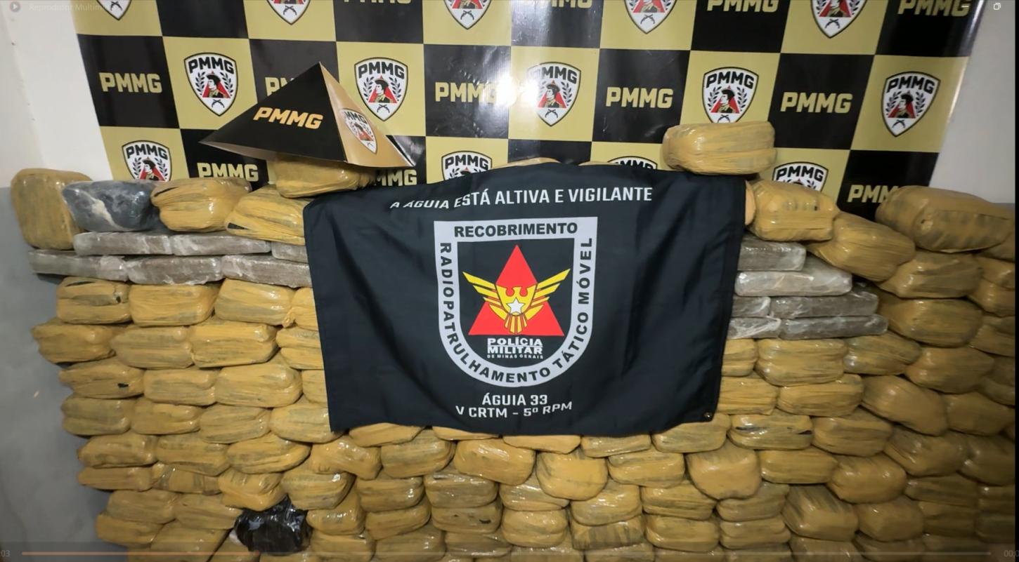 Polícia Militar apreende sete malas de maconha em veículos que seguiam para BH