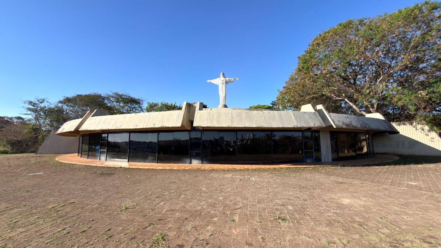 Prefeitura abre licitações para administração de restaurante e lanchonete no Parque do Cristo