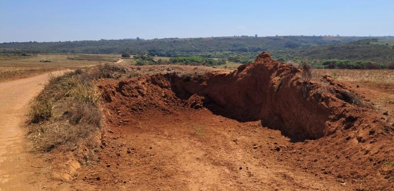 Prefeitura intensifica construção e manutenção de bolsões nas estradas rurais de Araxá