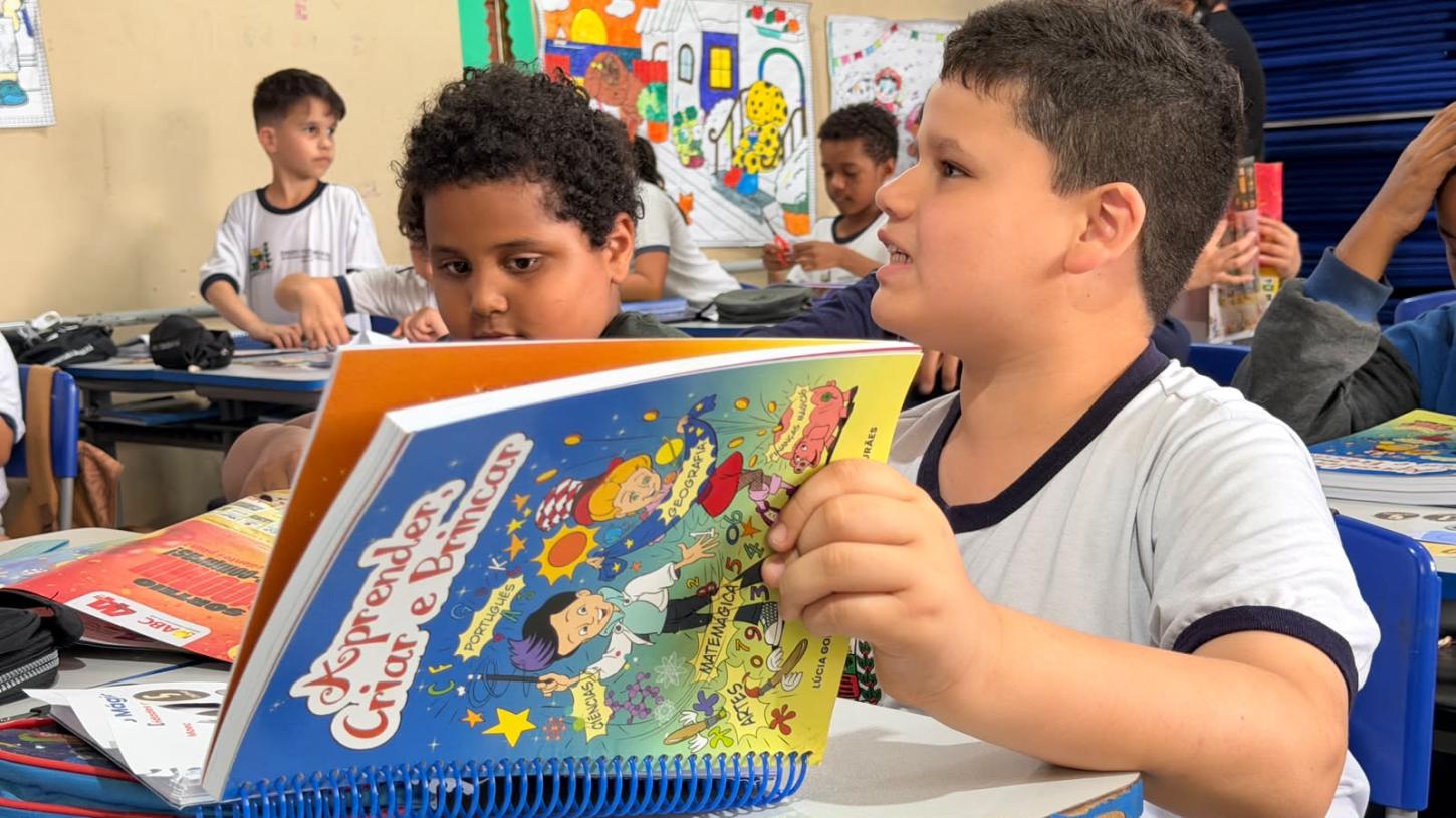 Projeto Escola Mágica capacita educadores e realiza oficinas com alunos da rede municipal de Araxá
