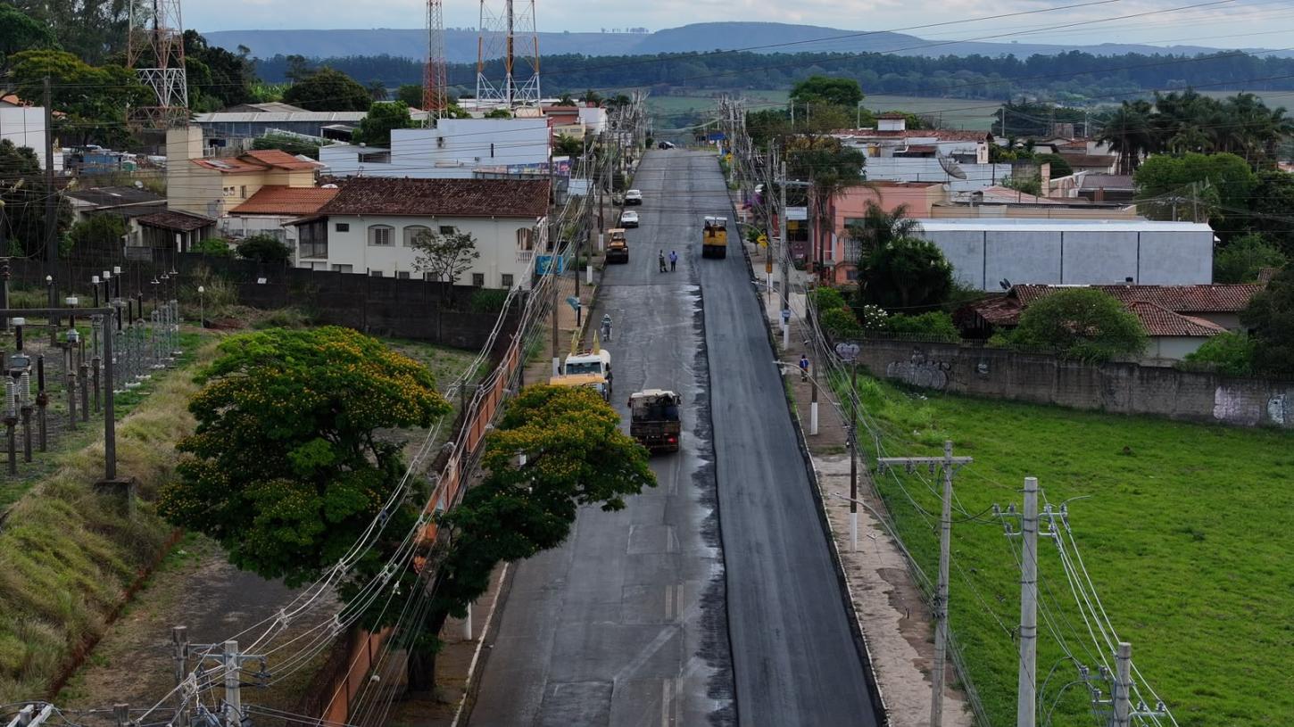 Recapeamento avança na Avenida do Comboio e segue por etapas