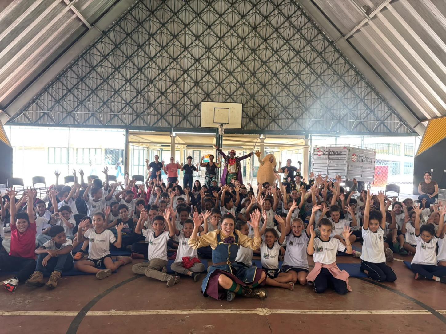 Mais de 1,1 mil alunos da Rede Municipal participam de espetáculo sobre sustentabilidade e educação