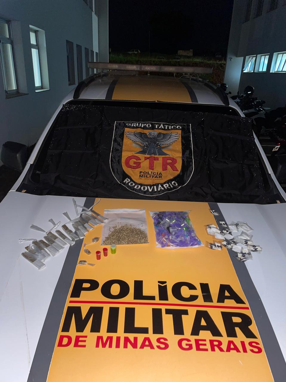 Polícia Rodoviária prende passageiro por tráfico de drogas em ônibus na BR-146