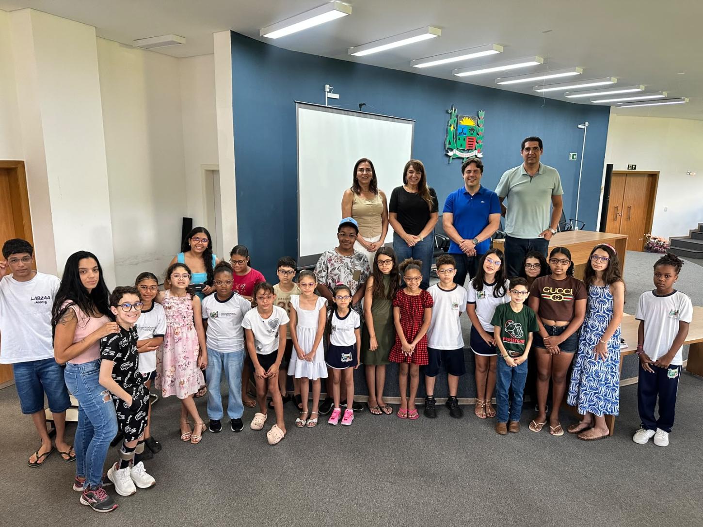 Prefeitura de Araxá entrega novos óculos a 27 estudantes da rede municipal de ensino