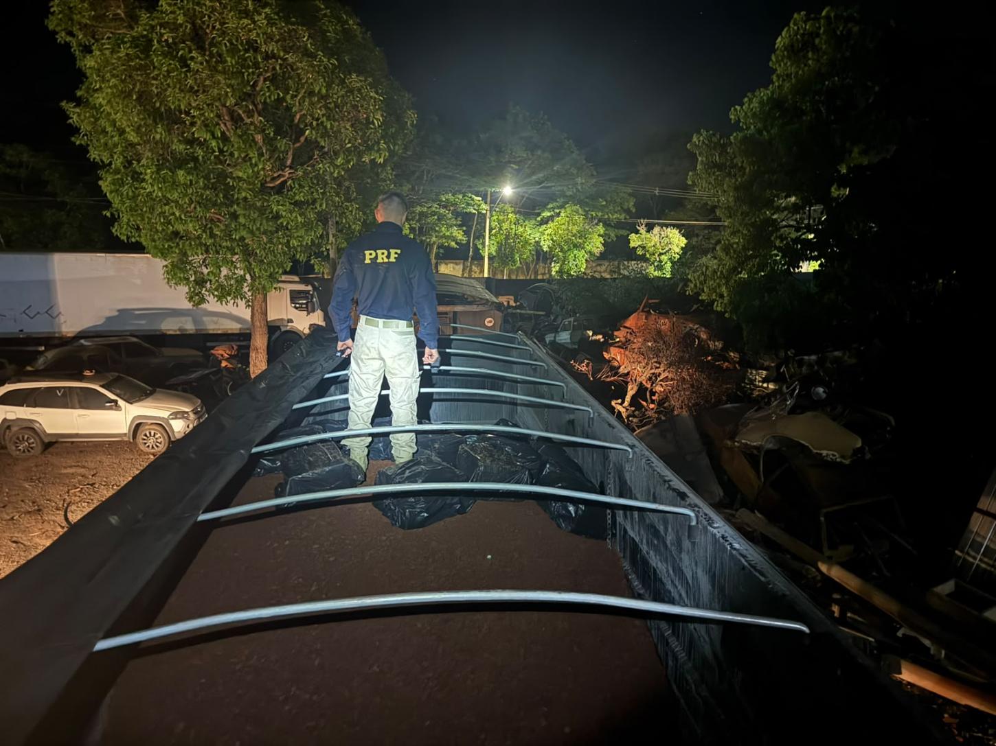 PRF apreende mais de 1 tonelada de  maconha na BR-262