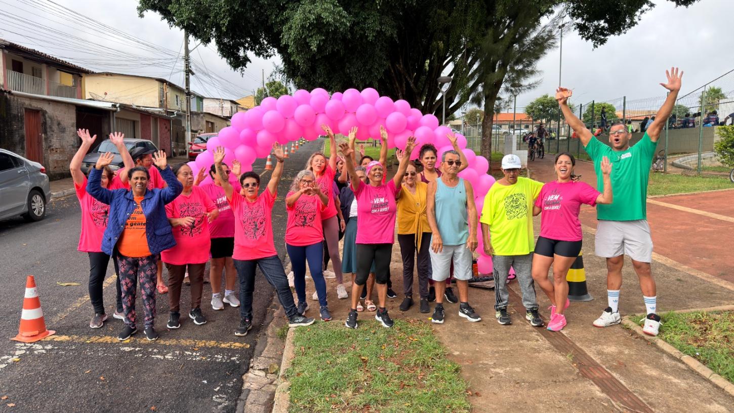 Sábado Esportivo reúne cerca de 200 pessoas na Praça da Juventude