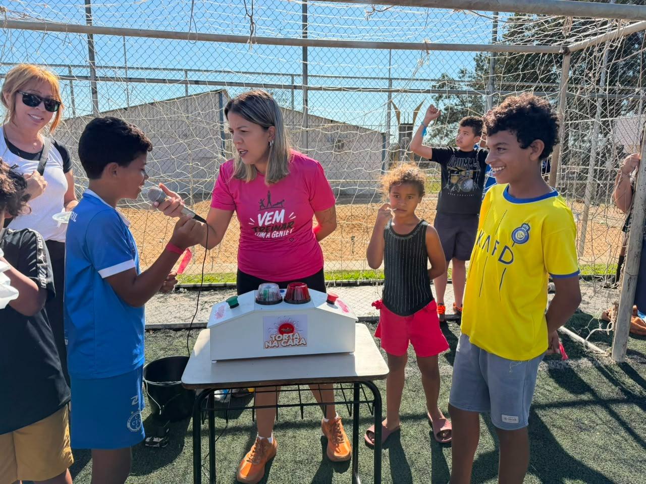 Secretaria de Esportes promove recreação infantil durante a 2ª Caminhada À Flor da Pele