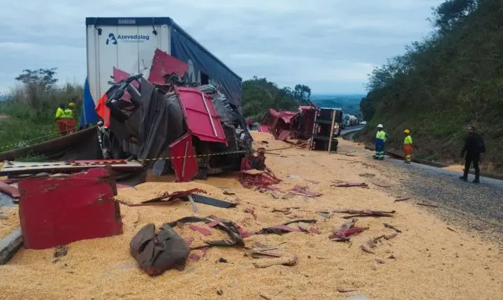 Acidente envolvendo carrtetas deixa um morto na BR-262