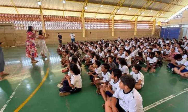 Alunos da Rede Municipal participam de atividades sobre arte, respeito e convivência