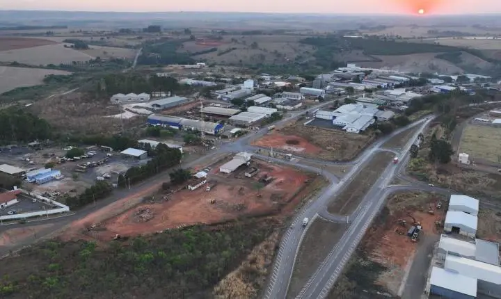 Araxá acumula saldo positivo de 2,8 mil empregos formais em 2026