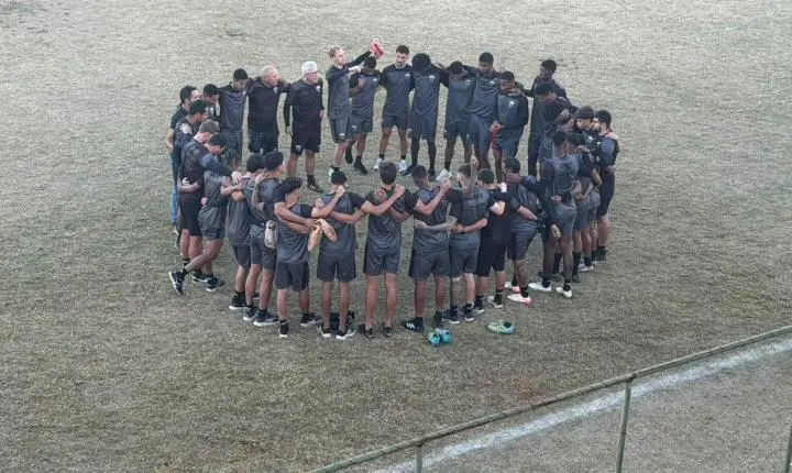 ARAXÁ ESPORTE GOLEIA ALVORADA DE PERDIZES POR 10 A 0 EM JOGO-TREINO