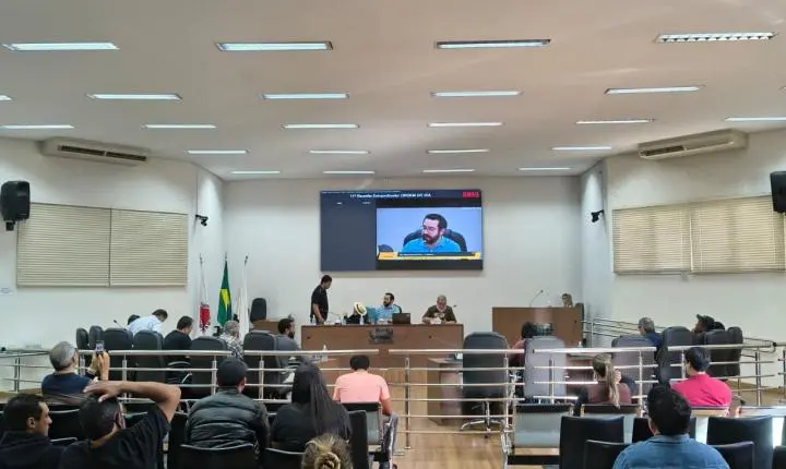 Câmara de Araxá aprova contas do Município e projeto habitacional em Reunião Extraordinária