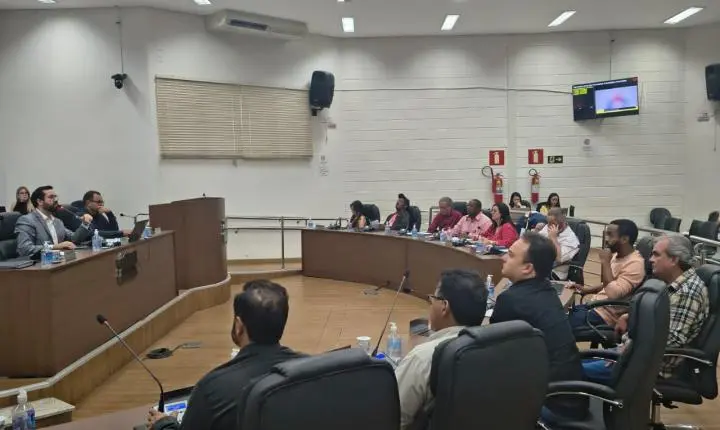 Câmara de Araxá aprova oito projetos e debate ações para saúde, segurança e mobilidade