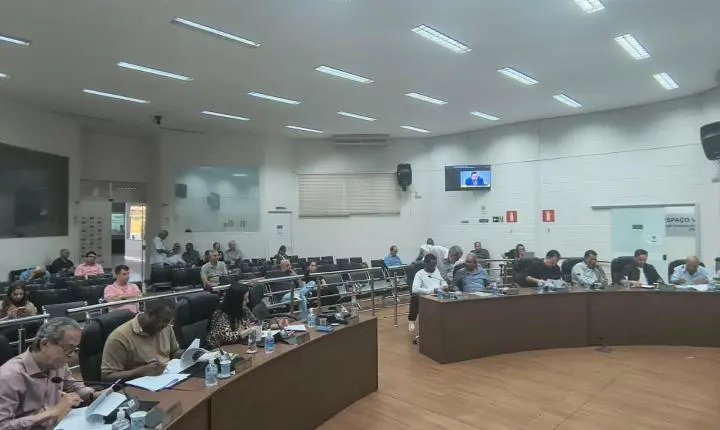 Câmara de Araxá aprova projetos voltados à educação, assistência social, saúde e desenvolvimento