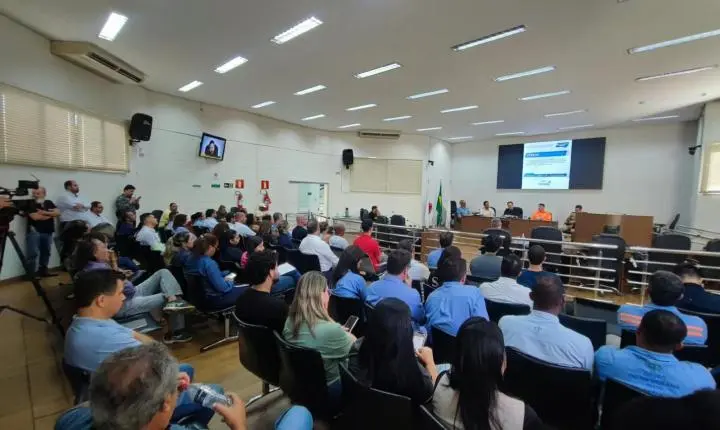 Câmara de Araxá promove Fórum Comunitário sobre a Lei República Legal
