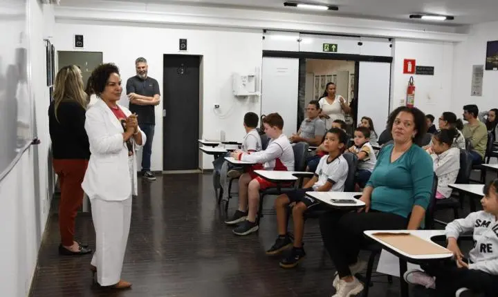 Coleção FestNatal: mais um livro é criado em oficina com   estudantes de Araxá