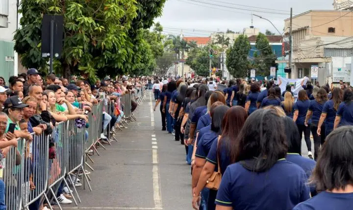 Desfile Cívico-Militar reúne cerca de 15 mil pessoas e encerra Semana da Pátria em Araxá