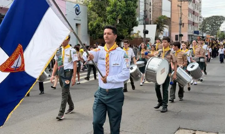 Desfile Cívico-Militar reúne cerca de 15 mil pessoas e encerra Semana da Pátria em Araxá