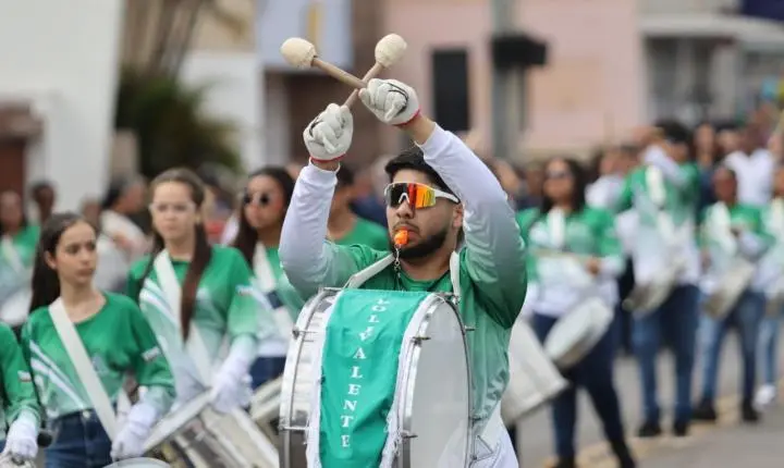 Desfile Cívico-Militar reúne cerca de 15 mil pessoas e encerra Semana da Pátria em Araxá