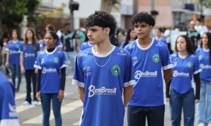 Desfile Cívico-Militar reúne cerca de 15 mil pessoas e encerra Semana da Pátria em Araxá