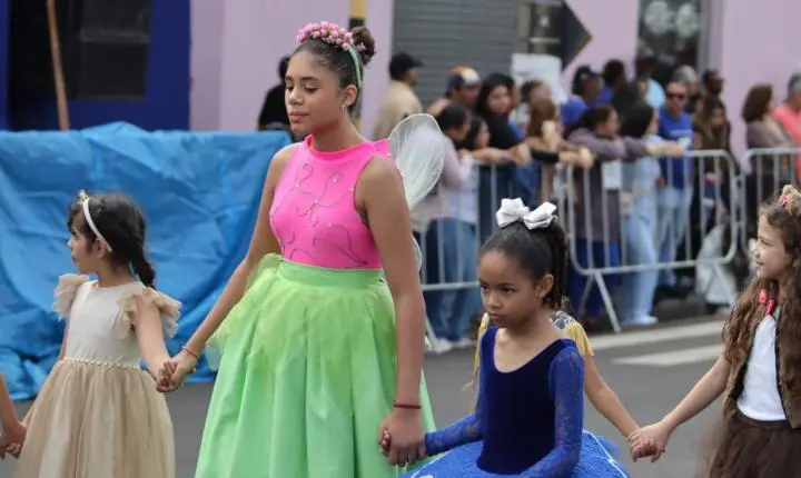 Desfile Cívico-Militar reúne cerca de 15 mil pessoas e encerra Semana da Pátria em Araxá