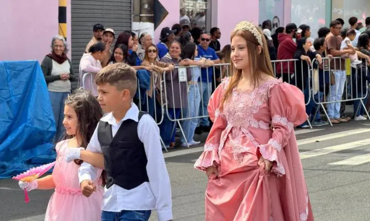Desfile Cívico-Militar reúne cerca de 15 mil pessoas e encerra Semana da Pátria em Araxá