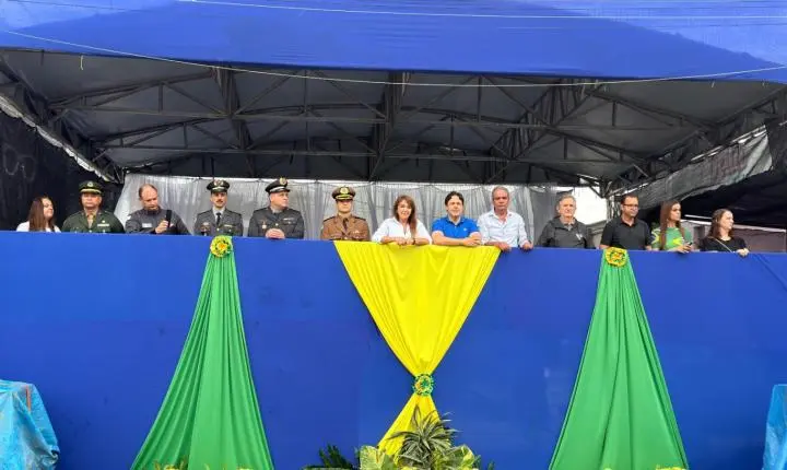 Desfile Cívico-Militar reúne cerca de 15 mil pessoas e encerra Semana da Pátria em Araxá