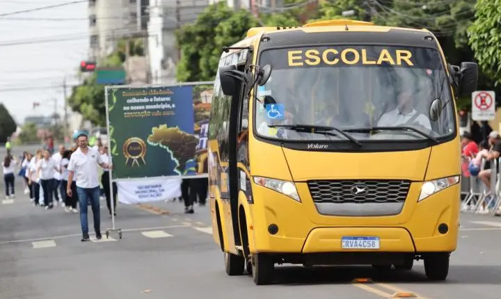 Desfile Cívico-Militar reúne cerca de 15 mil pessoas e encerra Semana da Pátria em Araxá