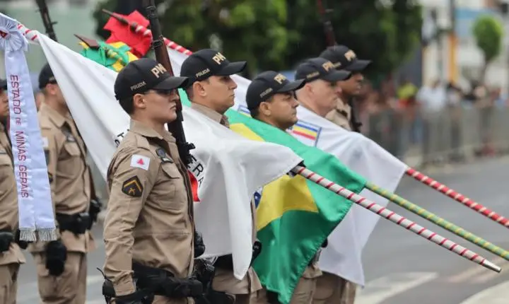 Desfile Cívico-Militar reúne cerca de 15 mil pessoas e encerra Semana da Pátria em Araxá