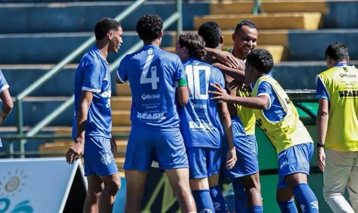 Dínamo vence Inter de São Gotardo por 2 a 0 e assume liderança do Grupo D no Mineiro Sub-17
