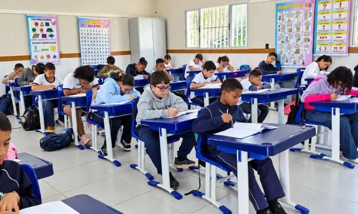 Escolas públicas de Araxá iniciam avaliações do SIMAVE para acompanhar aprendizagem dos alunos