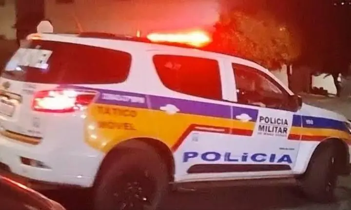 Homem é preso após roubar chocolates e ameaçar funcionário com faca em Araxá
