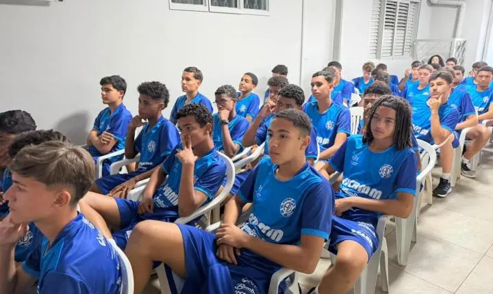 Mentalidade vencedora é tema de palestra para atletas das categorias de base do Dínamo