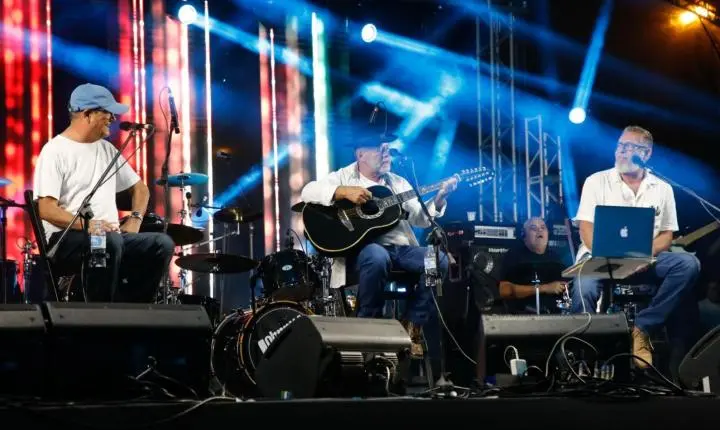 MÚSICA E CULTURA CELEBRAM A PAIXÃO PELOS AUTOMOVEIS ANTIGOS EM ARAXÁ
