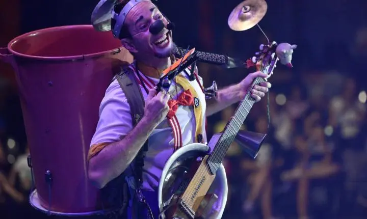 MÚSICA E CULTURA CELEBRAM A PAIXÃO PELOS AUTOMOVEIS ANTIGOS EM ARAXÁ