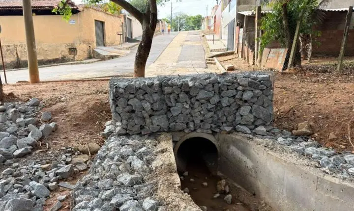 Obra de recuperação de erosão no bairro Boa Vista chega a quase 50% de execução