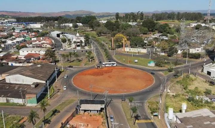 Praça da Bíblia começa a ser construída e vai transformar rotatória da Expominas em novo espaço de convivência
