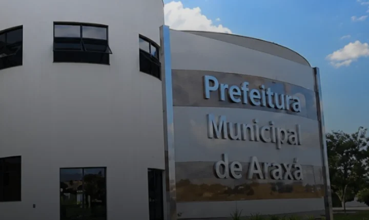 Prefeitura de Araxá antecipa primeira parcela do 13º salário dos servidores municipais