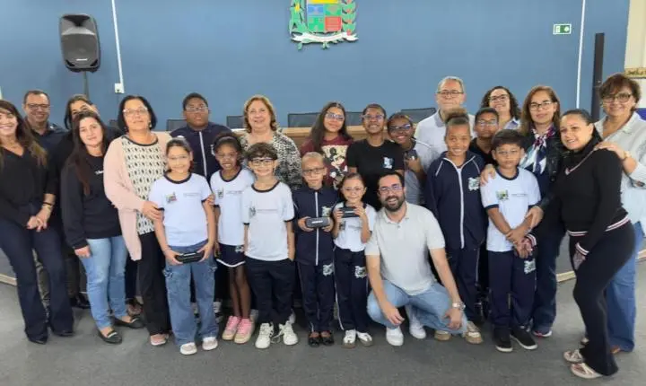 Prefeitura de Araxá realiza nova entrega de óculos do Programa Miguilim
