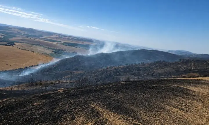 Prefeitura orienta produtores rurais sobre construção de aceiros para prevenir incêndios durante a estiagem