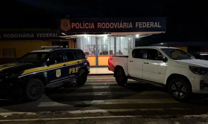 PRF identifica veículo adulterado e recupera carro furtado na BR-262